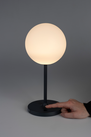 Minimalist Orb Table Lamp | DF Hub | OROA.com