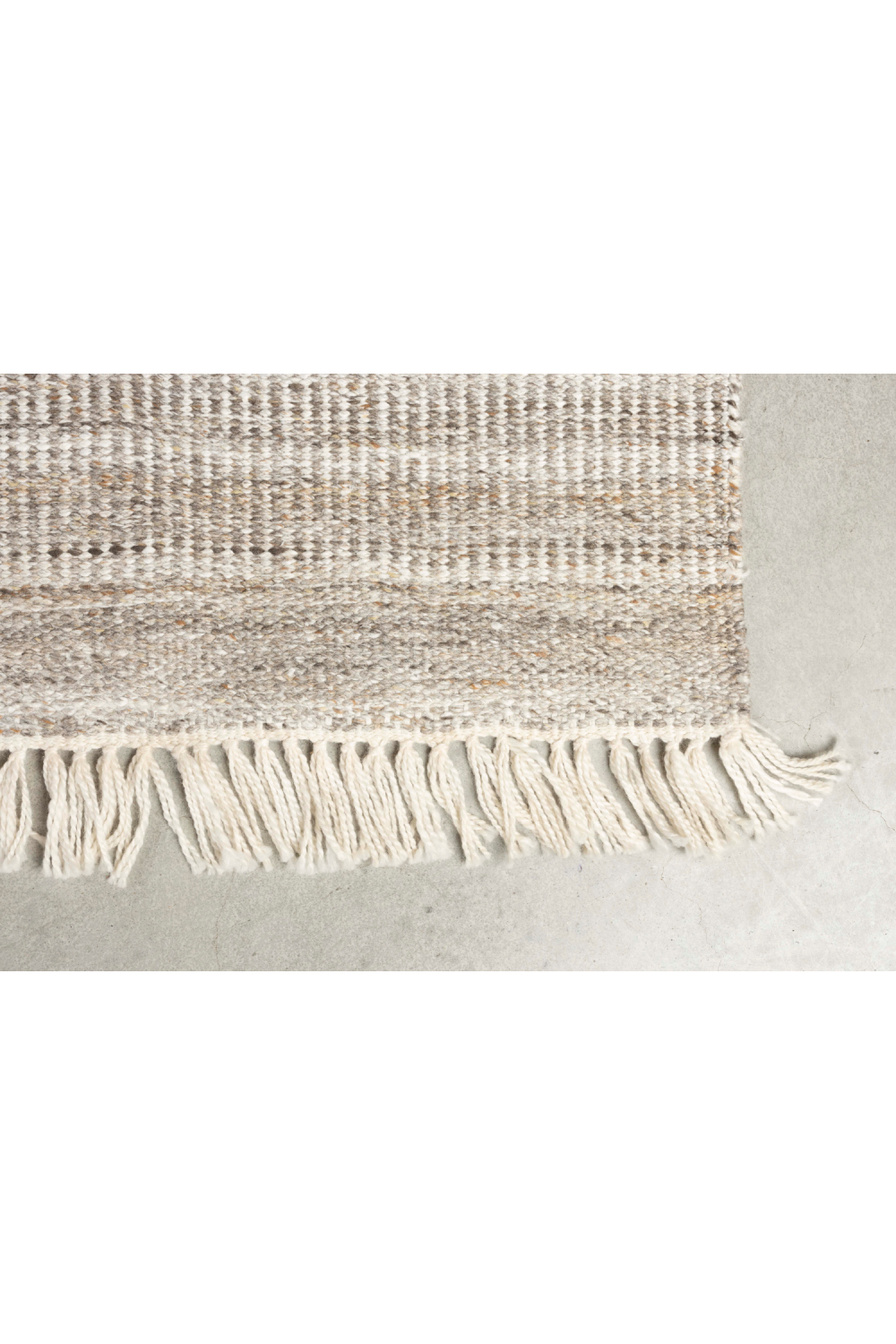 Minimalist Fringed Carpet 5' x 7'5" | DF Lorenzo | OROA.com