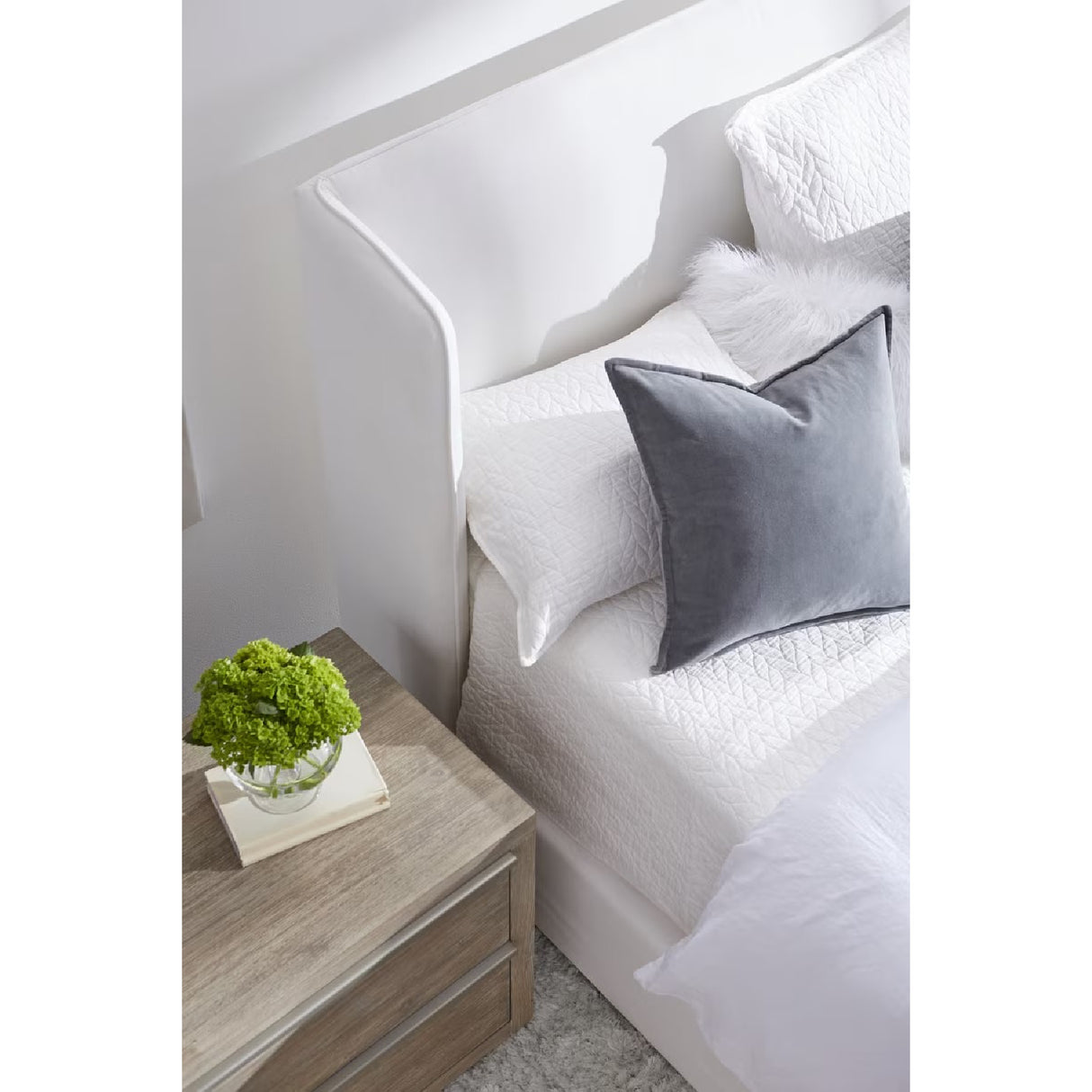  White Upholstered Queen Bed | Oroa.com