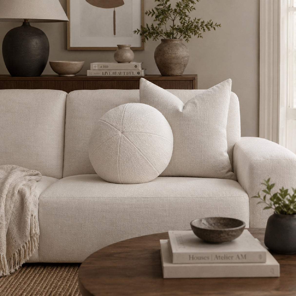   Round Minimalist Pillow | Oroa.com