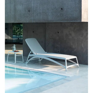   Outdoor Side Table with Tray | Oroa.com