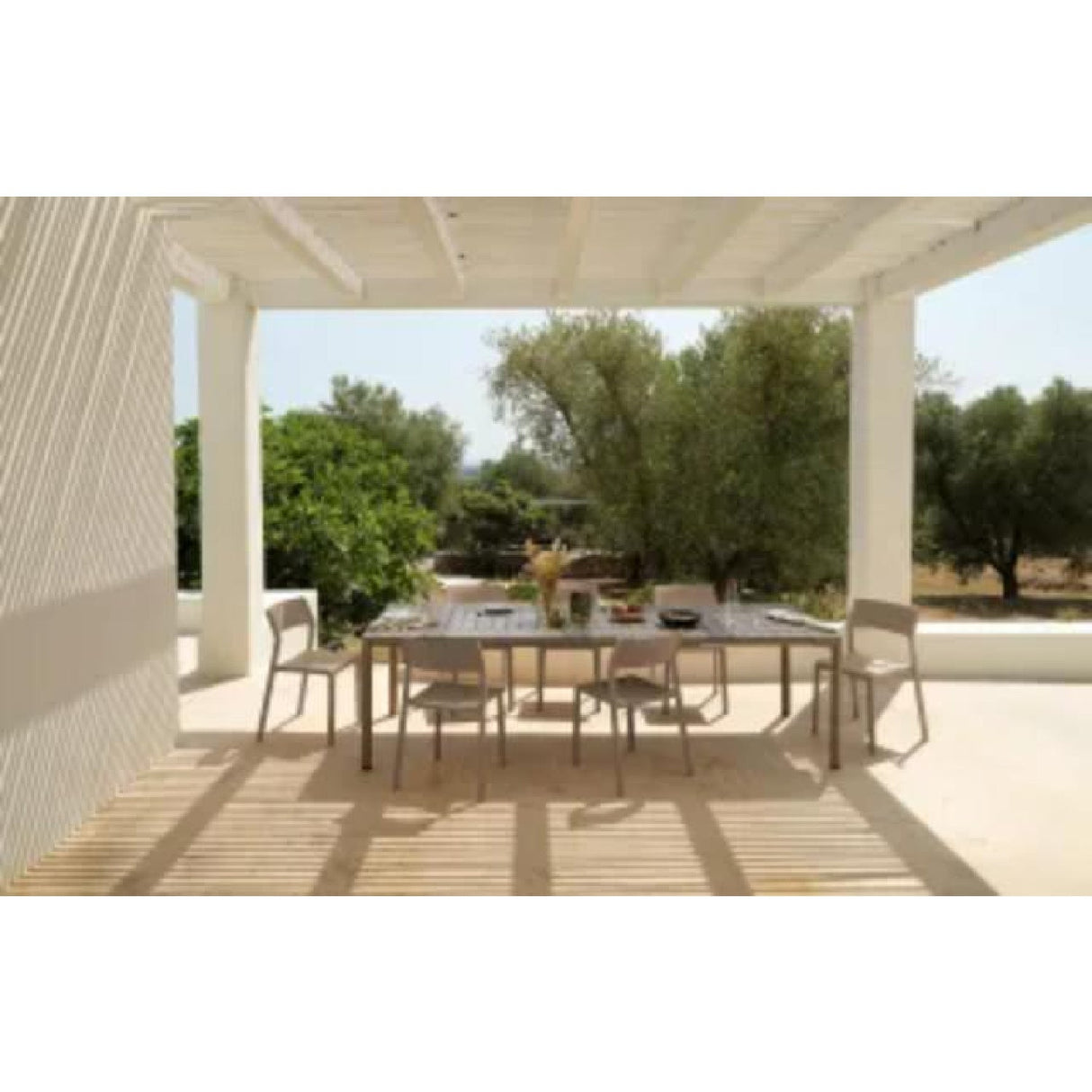   Open-back Outdoor Chair | Oroa.com