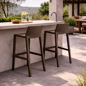   Minimalist Outdoor Bar Stool | Oroa.com