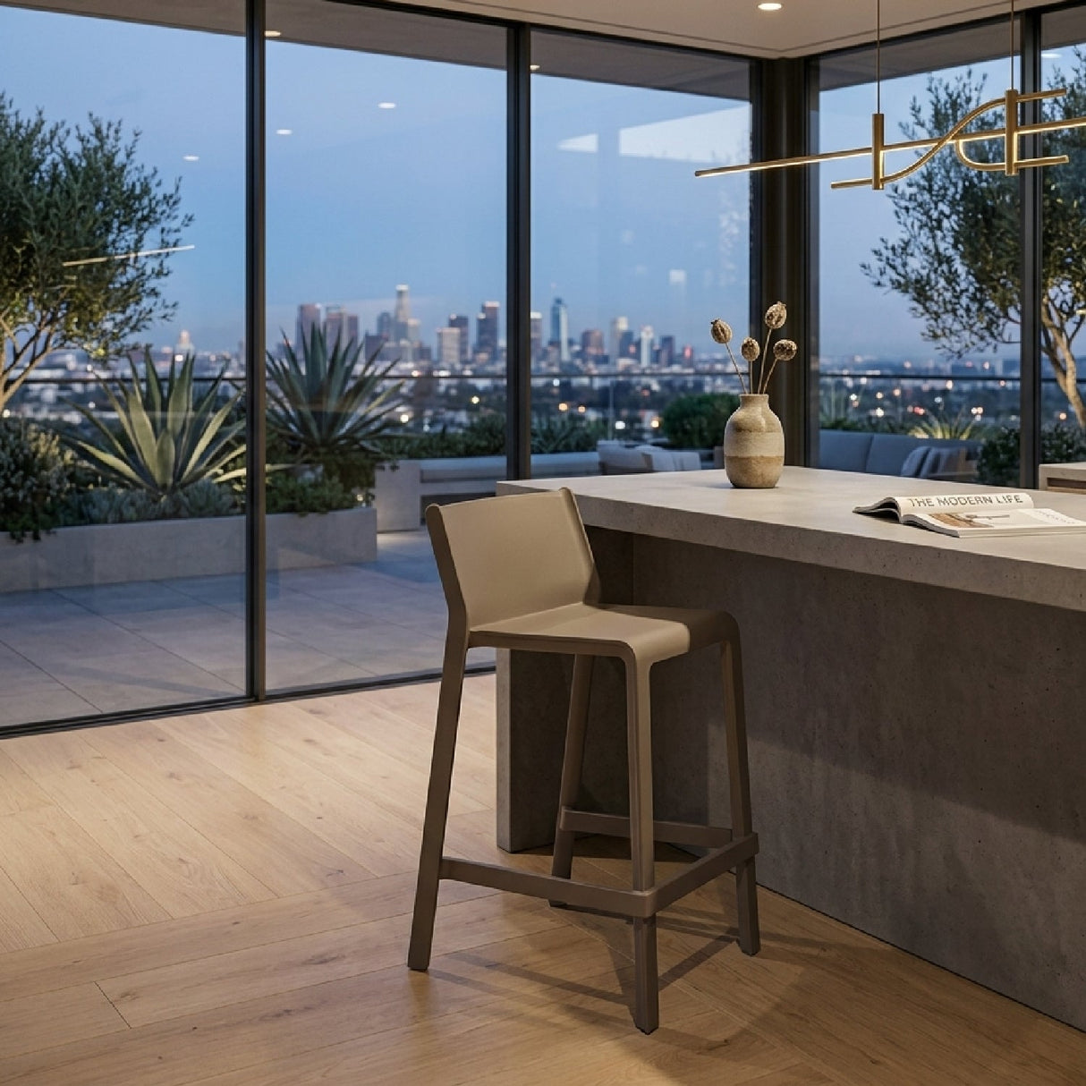   Minimalist Counter Stool | Oroa.com