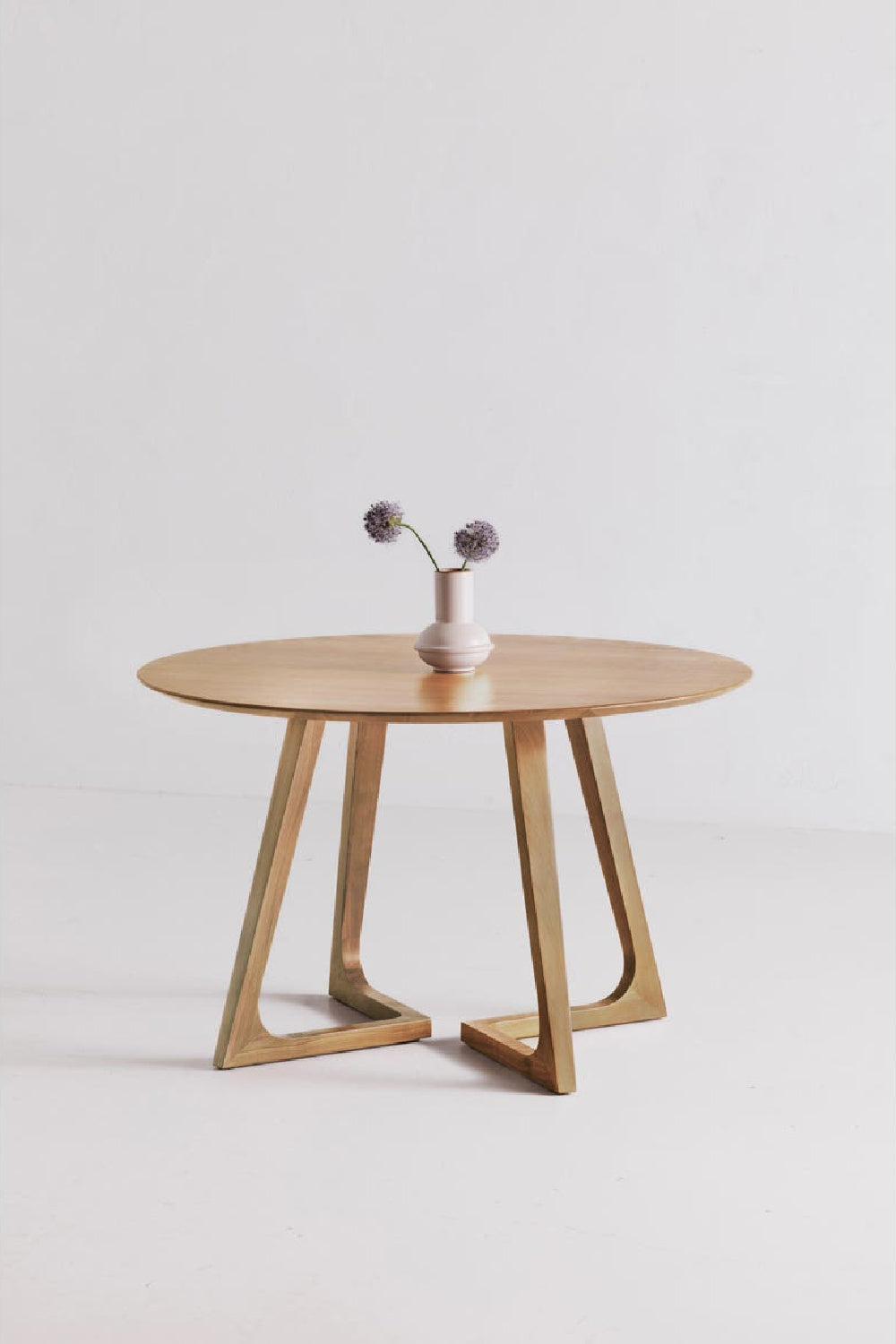 Natural Oak Round Dining Table | Novi Living Godenza