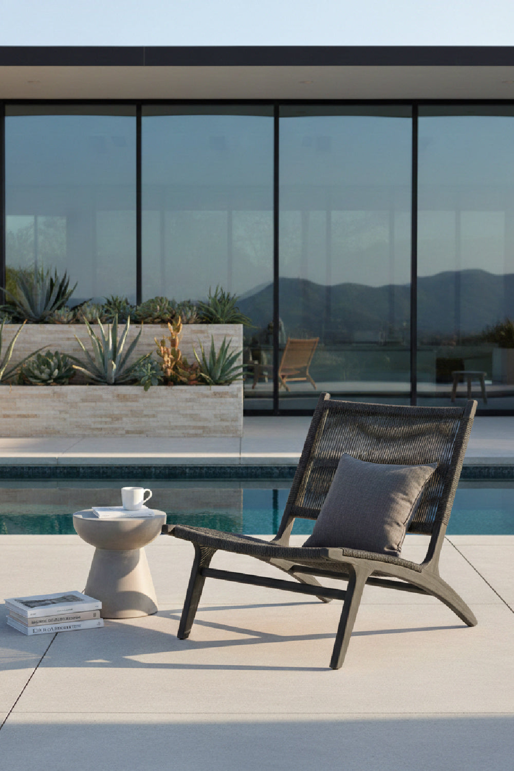 Wicker Outdoor Lounge Chair | Novi Living Palma | Oroa.com