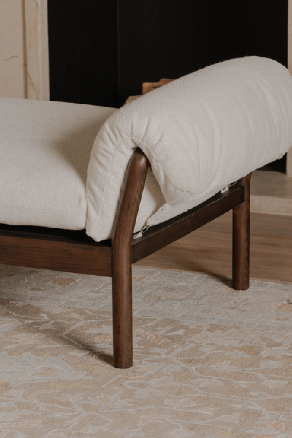 Ash-Framed Padded Daybed | Novi Living Cardero | Oroa.com