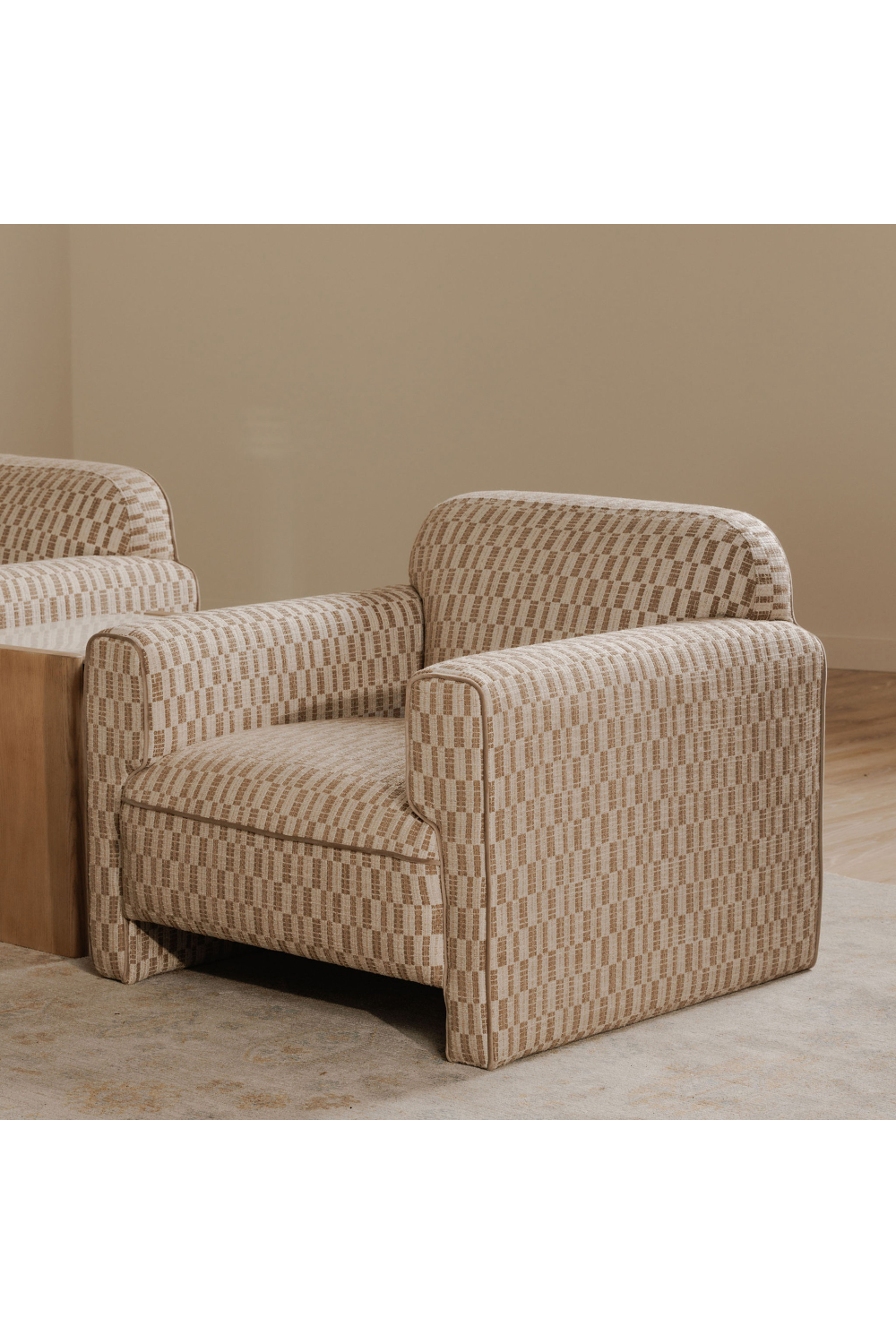 Rolled-Arm Accent Chair | Novi Living Leo | Oroa.com