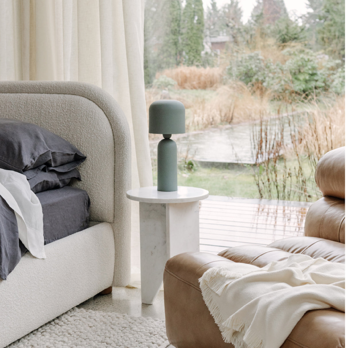 Modern European furniture - Round Marble Modern Accent Table - www.oroa.com