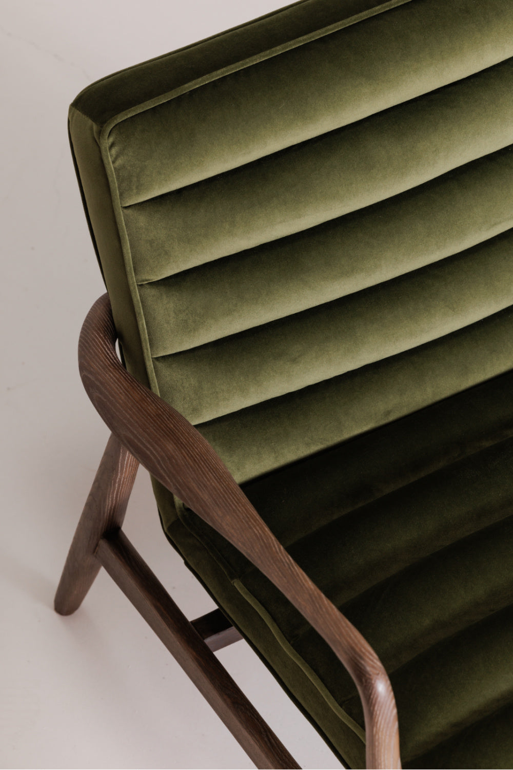 Modern European furniture - Green Velvet Tufted Lounge Chair - www.oroa.com