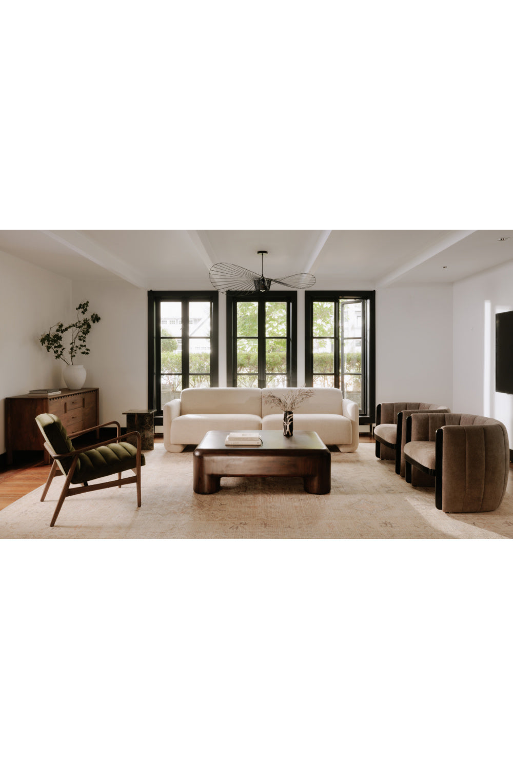 Modern European furniture - Green Velvet Tufted Lounge Chair - www.oroa.com