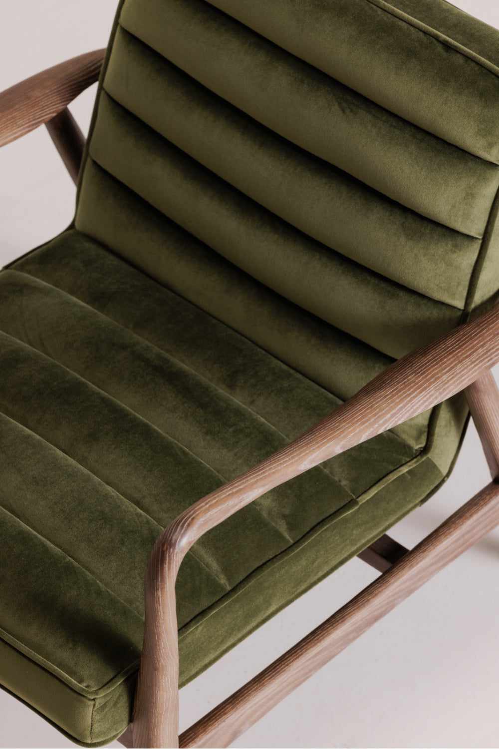 Modern European furniture - Green Velvet Tufted Lounge Chair - www.oroa.com