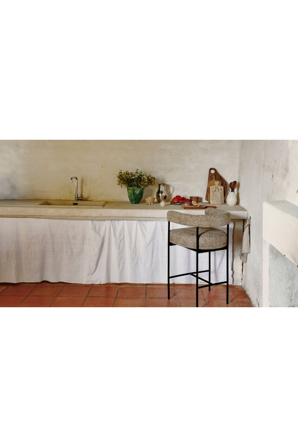 Metal Framed Curved Bar Stool | NV Gallery Arcade | Oroa.com