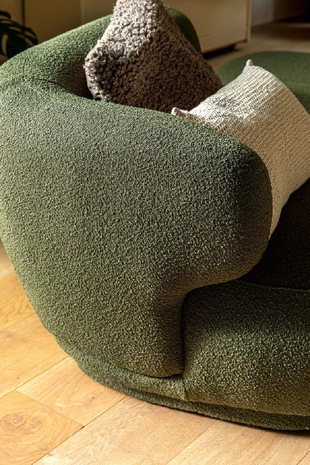 Khaki Green Chaise Lounge | NV Gallery Giulia | Oroa.com