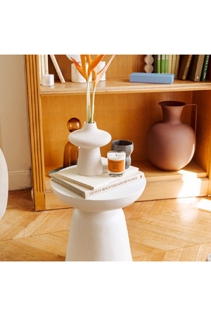 Glossy Sculptured Side Table | NV Gallery Cersei | Oroa.com