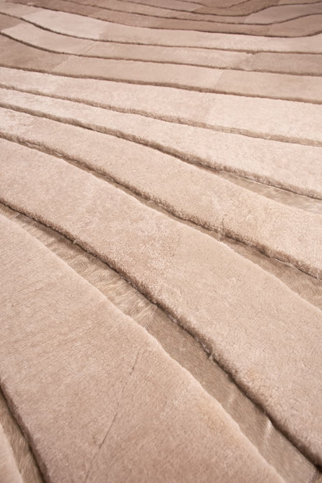 OMBRÉ – Custom Made Shearling and Cowhide Rug
