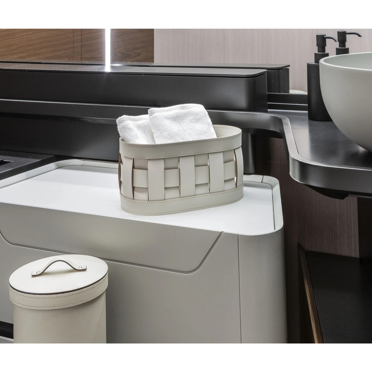 Braided Leather Washcloth Holder | Pinetti Demetra | OROA.com