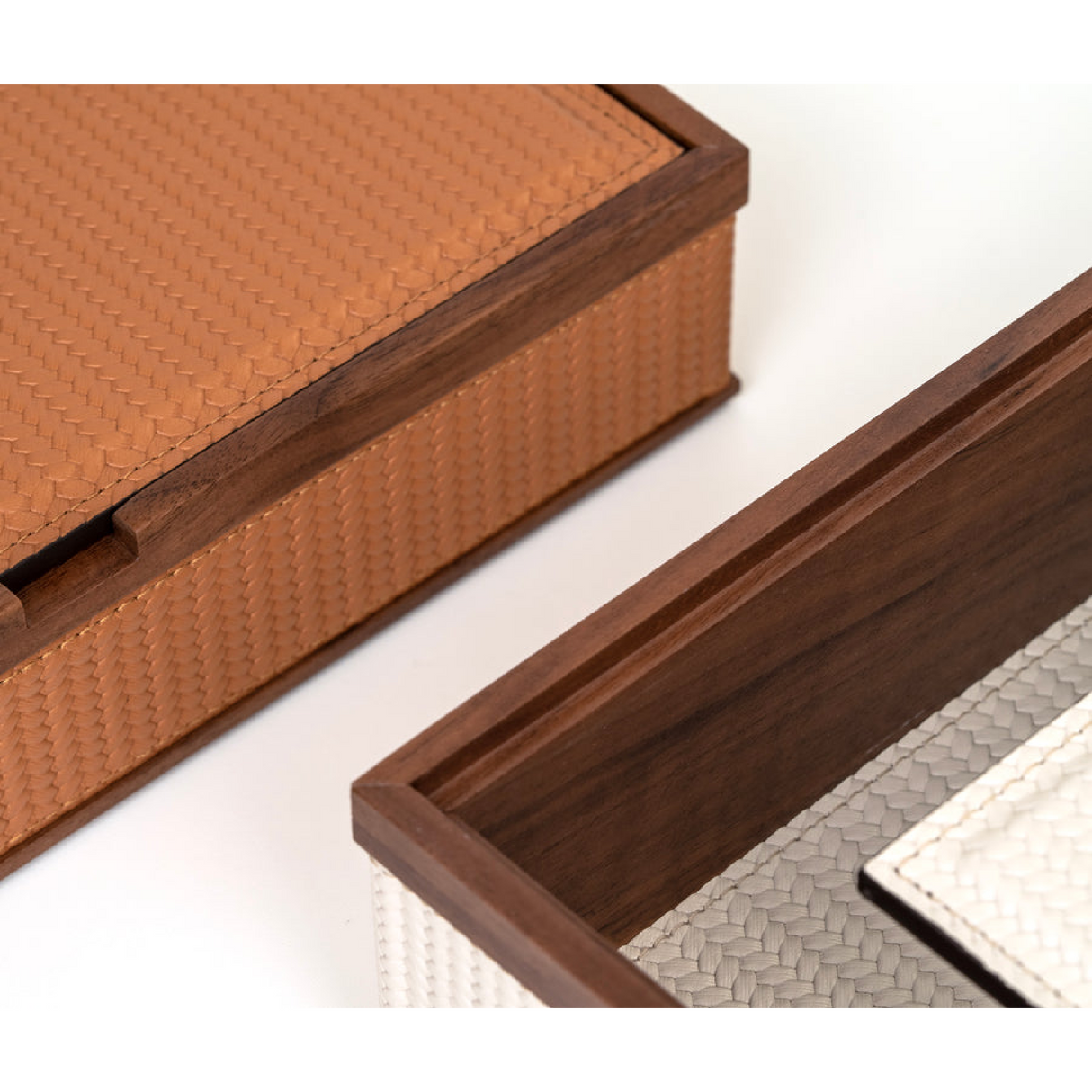 Walnut Wood Rectangular Box | Pinetti Astrea | OROA.com