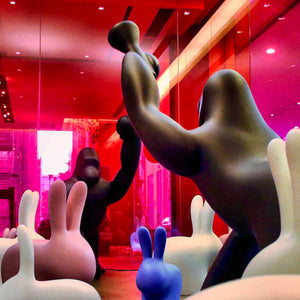 Gorilla Indoor/Outdoor Floor Lamp | Qeeboo Kong | OROA.com