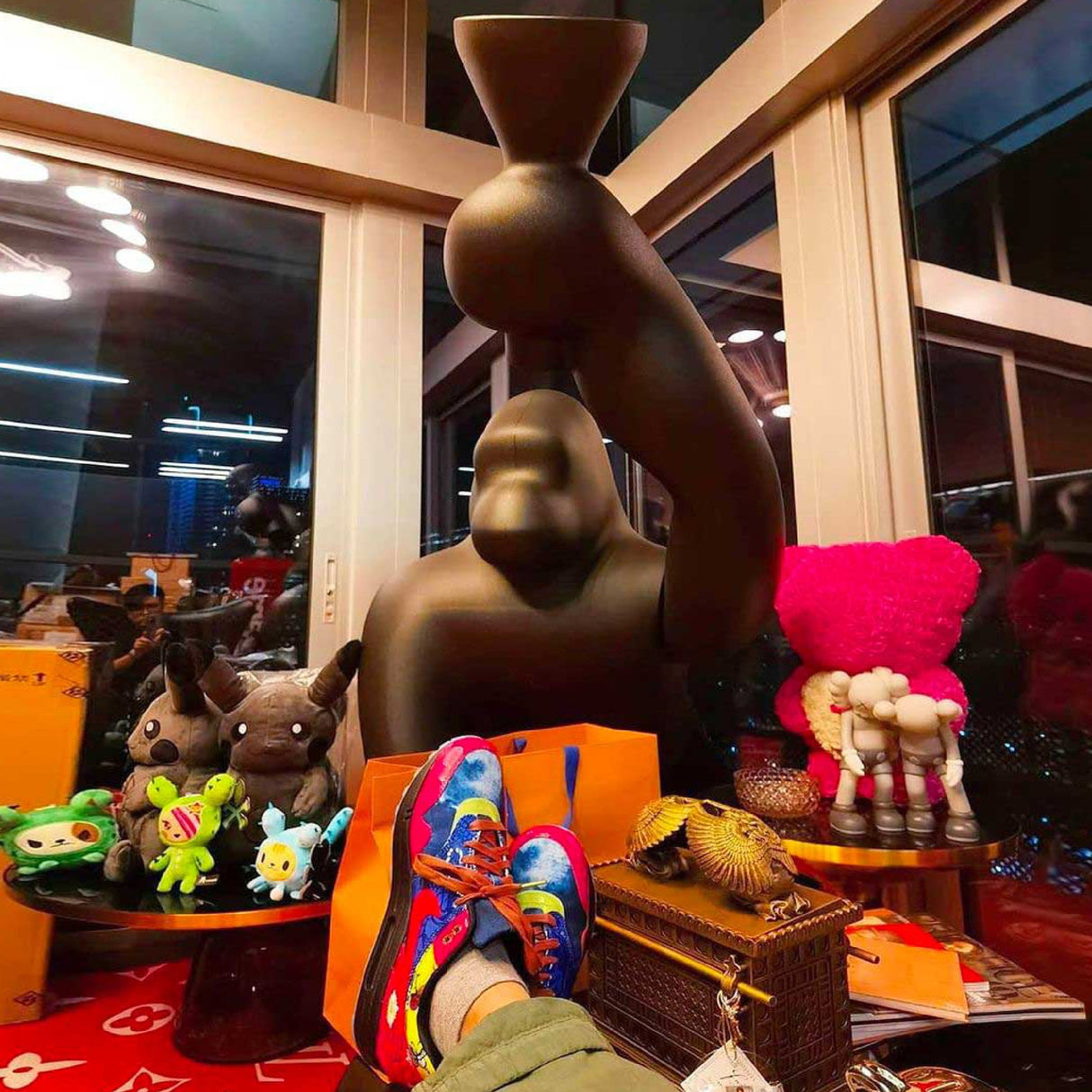 Gorilla Indoor/Outdoor Floor Lamp | Qeeboo Kong | OROA.com