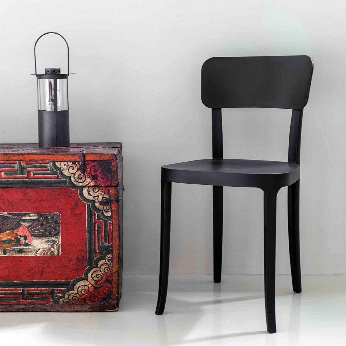 Modern Classic Dining Chairs (2) | Qeeboo K | Oroa.com