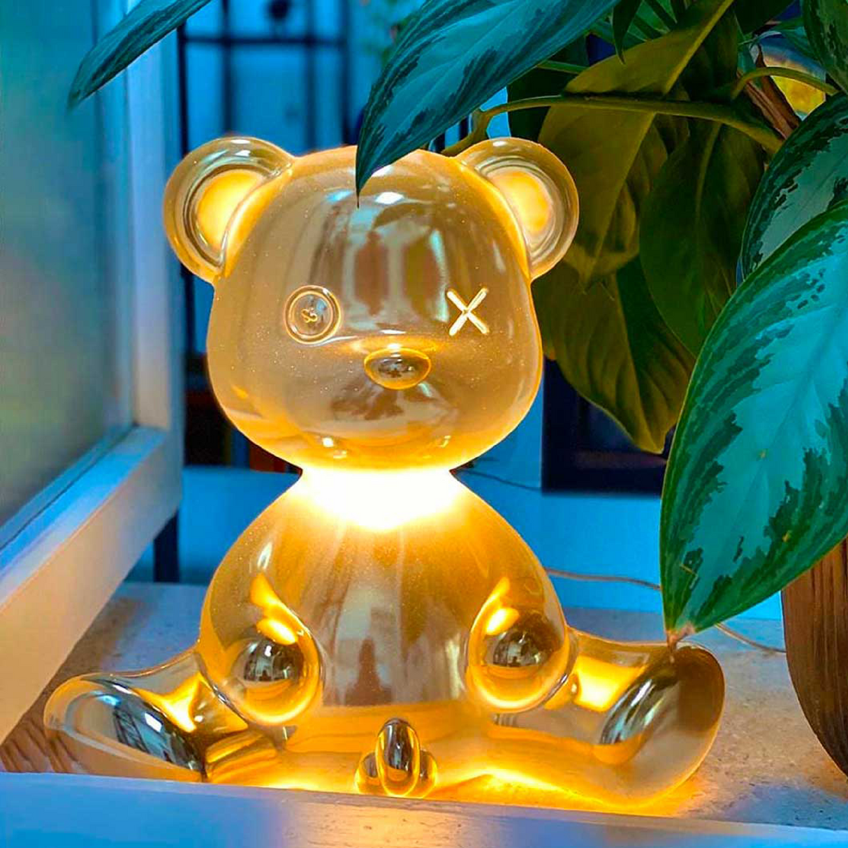 Metallic Modern Table Lamp | Qeeboo Teddy Boy | OROA.com