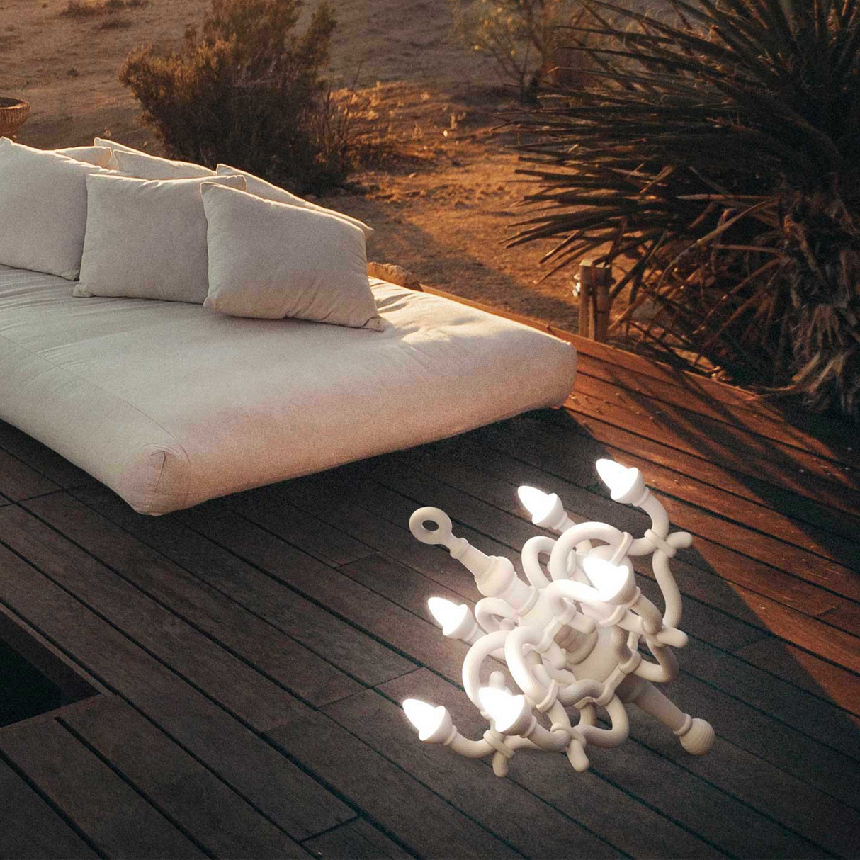 Classic Indoor/Outdoor Floor Lamp | Qeeboo Fallen Chandelier | Oroa.com