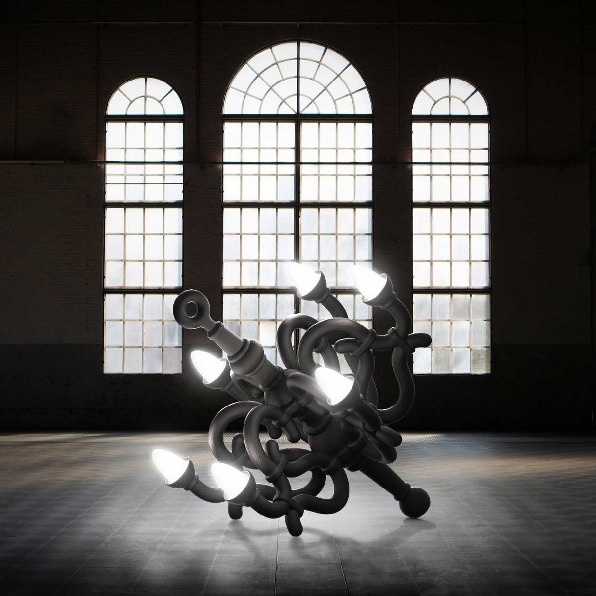 Classic Indoor/Outdoor Floor Lamp | Qeeboo Fallen Chandelier | Oroa.com