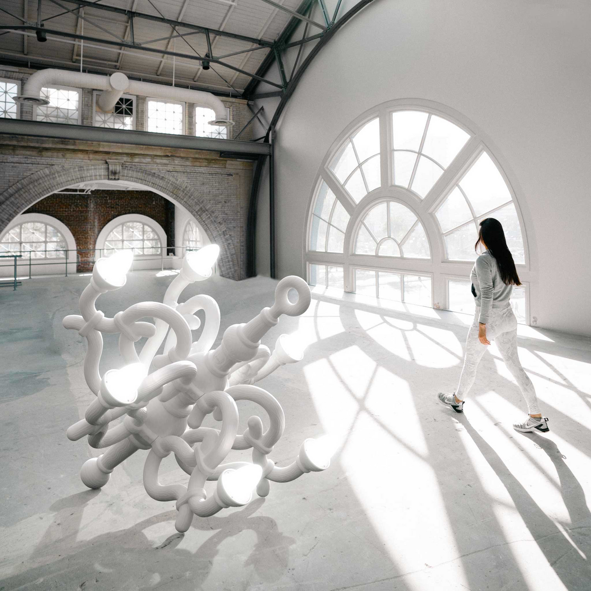 Classic Indoor/Outdoor Floor Lamp | Qeeboo Fallen Chandelier | Oroa.com