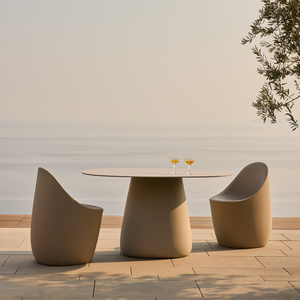 Oval Indoor/Outdoor Dining Table | Qeeboo Cobble | OROA.com