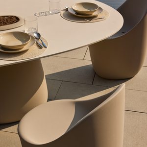Indoor/Outdoor Bucket Dining Table | Qeeboo Cobble | OROA.com