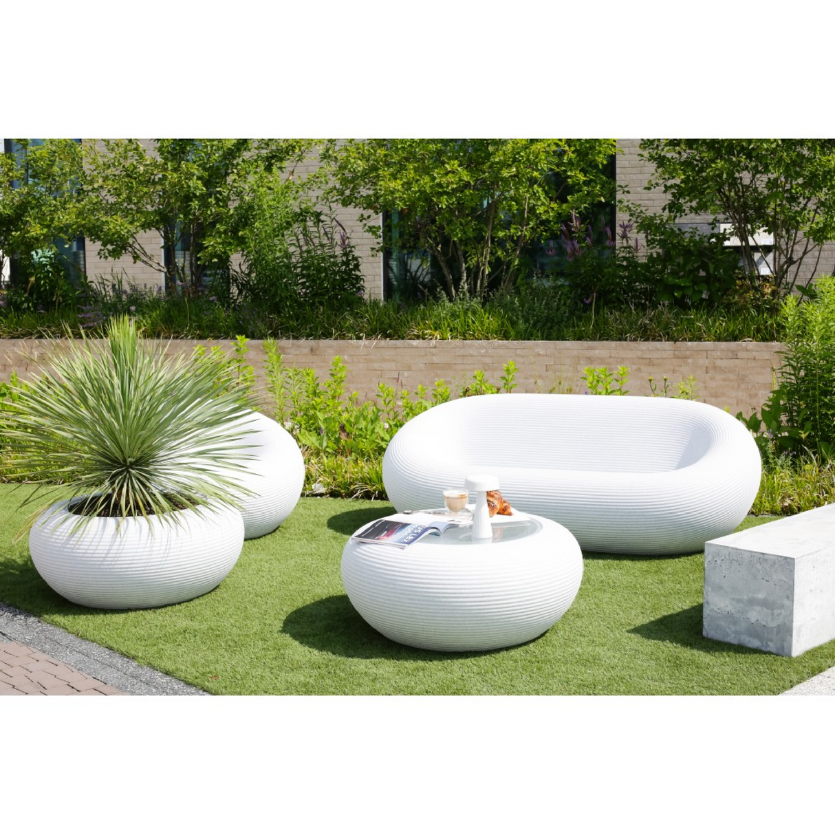 Modern Oblong Outdoor Sofa | Qeeboo Nami | OROA.com