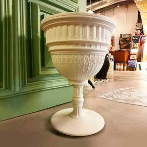 Dome Indoor/Outdoor Side Table | Qeeboo Capitol | OROA.com