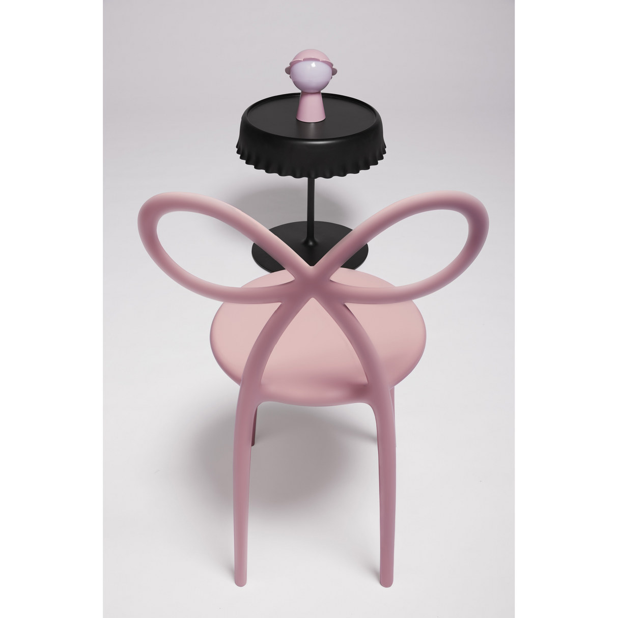 Bow Design Dining Chair | Qeeboo Ribbon | OROA.com