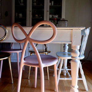 Bow Design Dining Chair | Qeeboo Ribbon | OROA.com