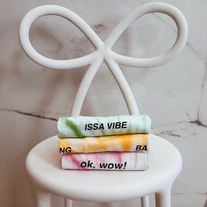 Bow Design Dining Chair | Qeeboo Ribbon | OROA.com