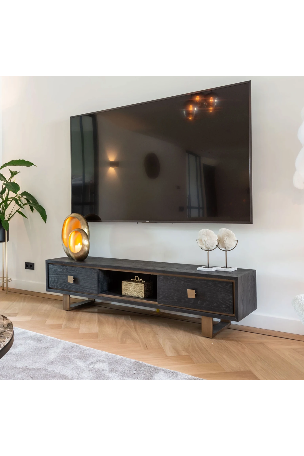 Contemporary Oak TV Cabinet | OROA Hunter