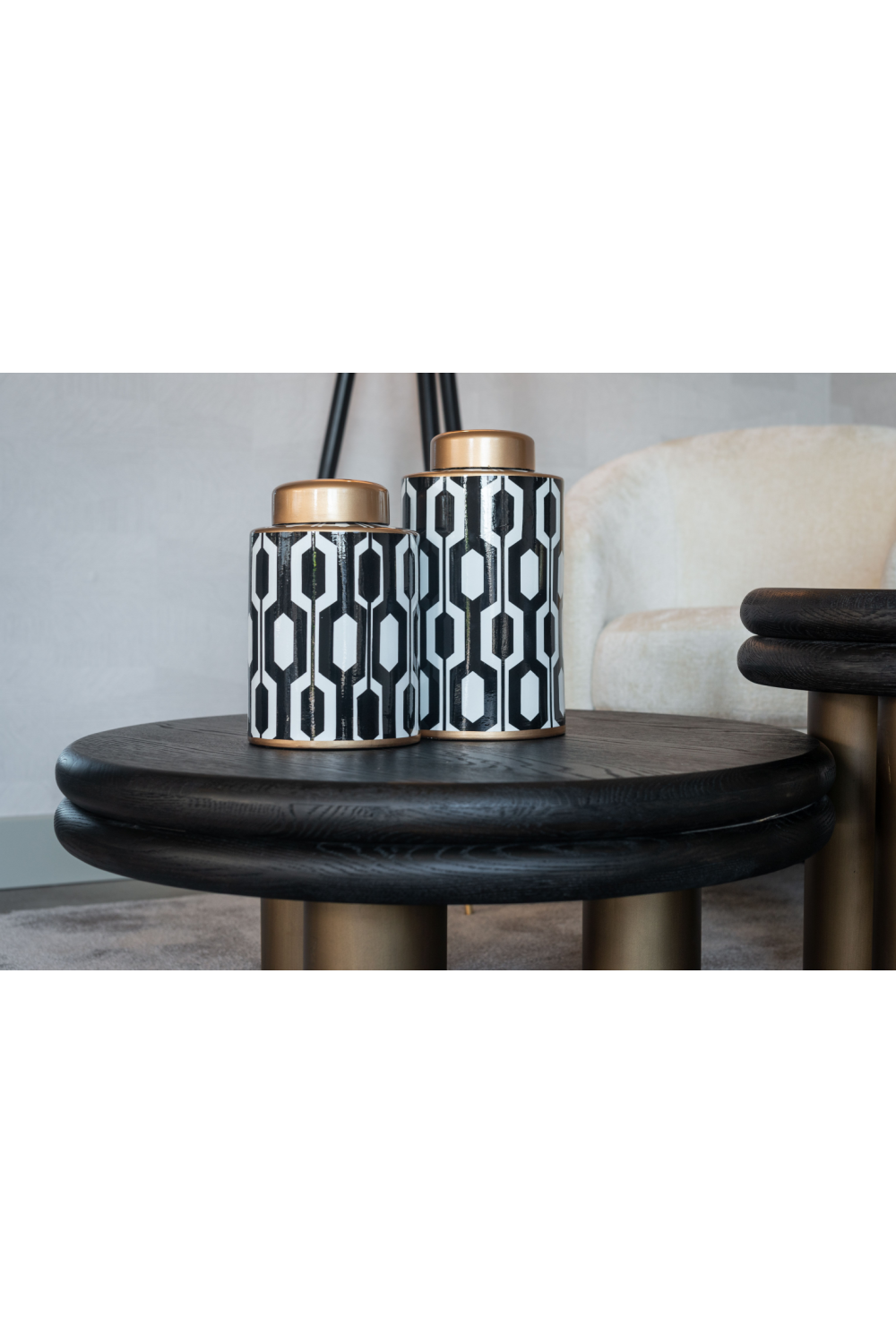 Metal Tripod Coffee Table | OROA Macaron | Oroa.com