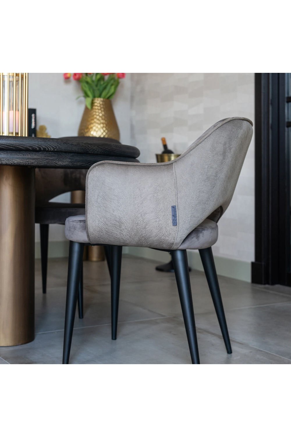 Round Metal Dining Table | Richmond Interiors Macaron | OROA.com
