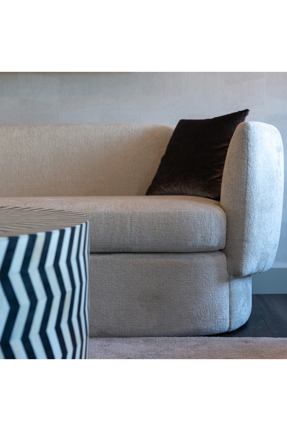 Modern Upholstered Sofa | OROA Donatella | Oroa.com