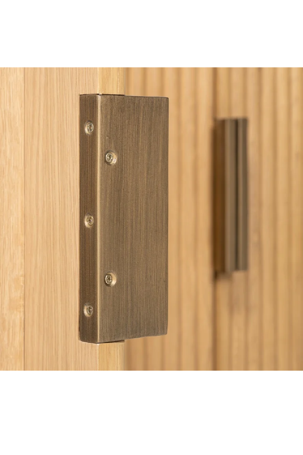 Natural Oak 4-Door TV Unit | Richmond Interiors Belfort | Oroa.com