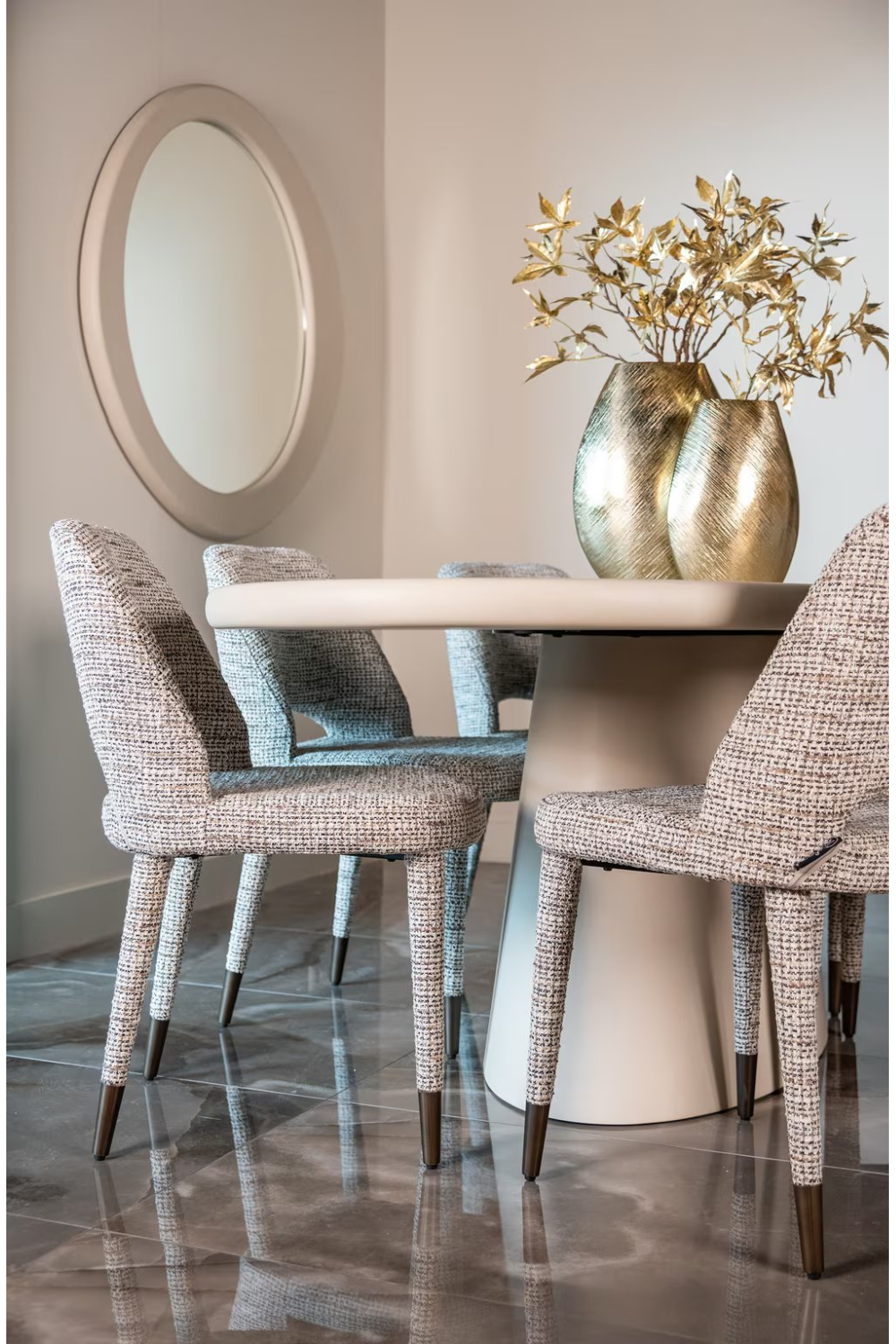 Cut-Out Padded Dining Chair | OROA Cecilia | Oroa.com