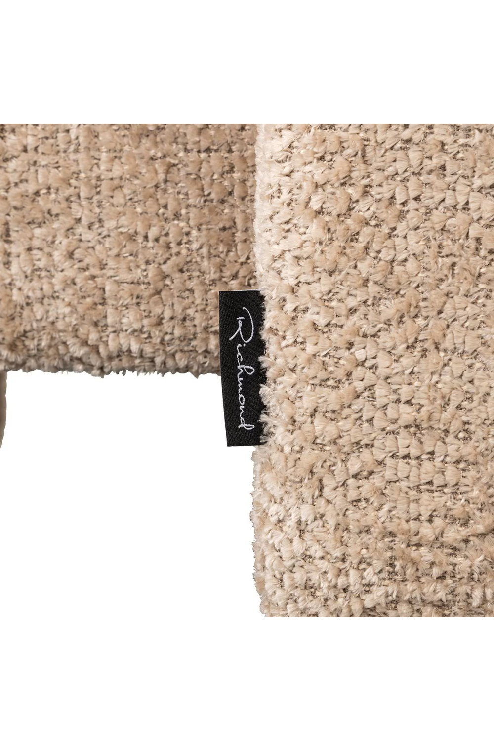 Curved Padded Lounge Chair | Richmond Interiors Milania | Oroa.com