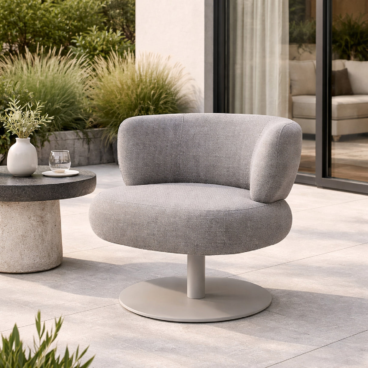   Outdoor Swivel Dining Chair | Oroa.com