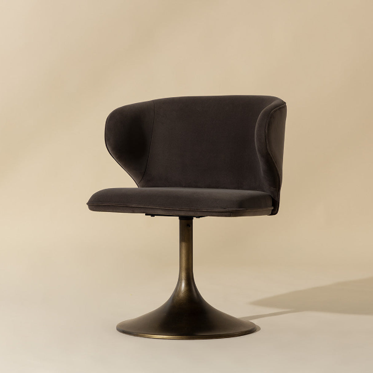   Pedestal Swivel Dining Chair | Oroa.com