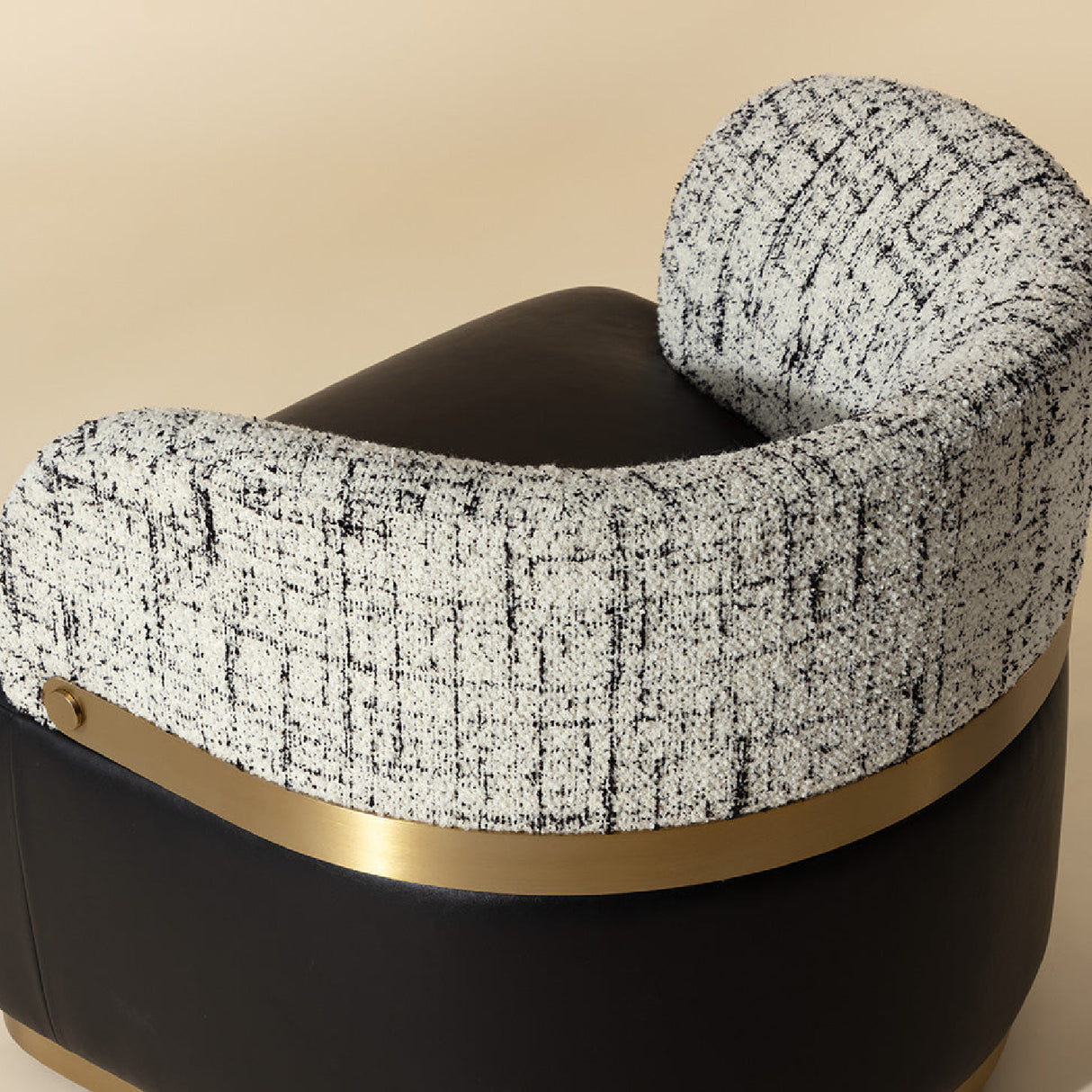   Leather Seat Swivel Lounge Chair | Oroa.com