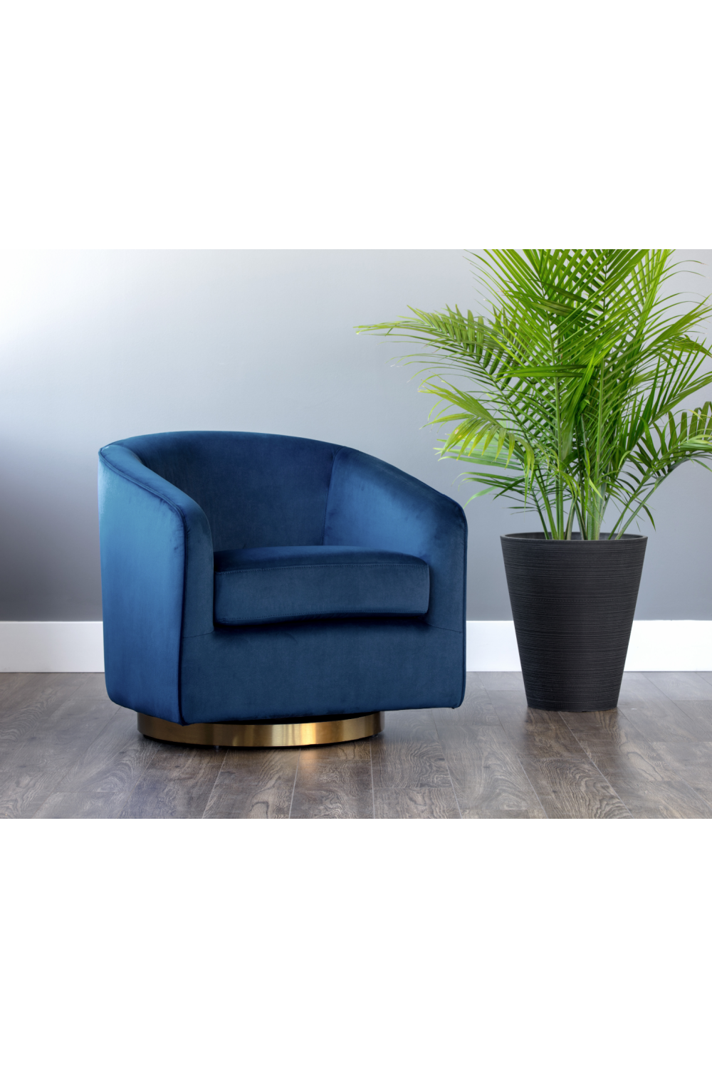 Curved Swivel Lounge Chair | Splendido Hazel