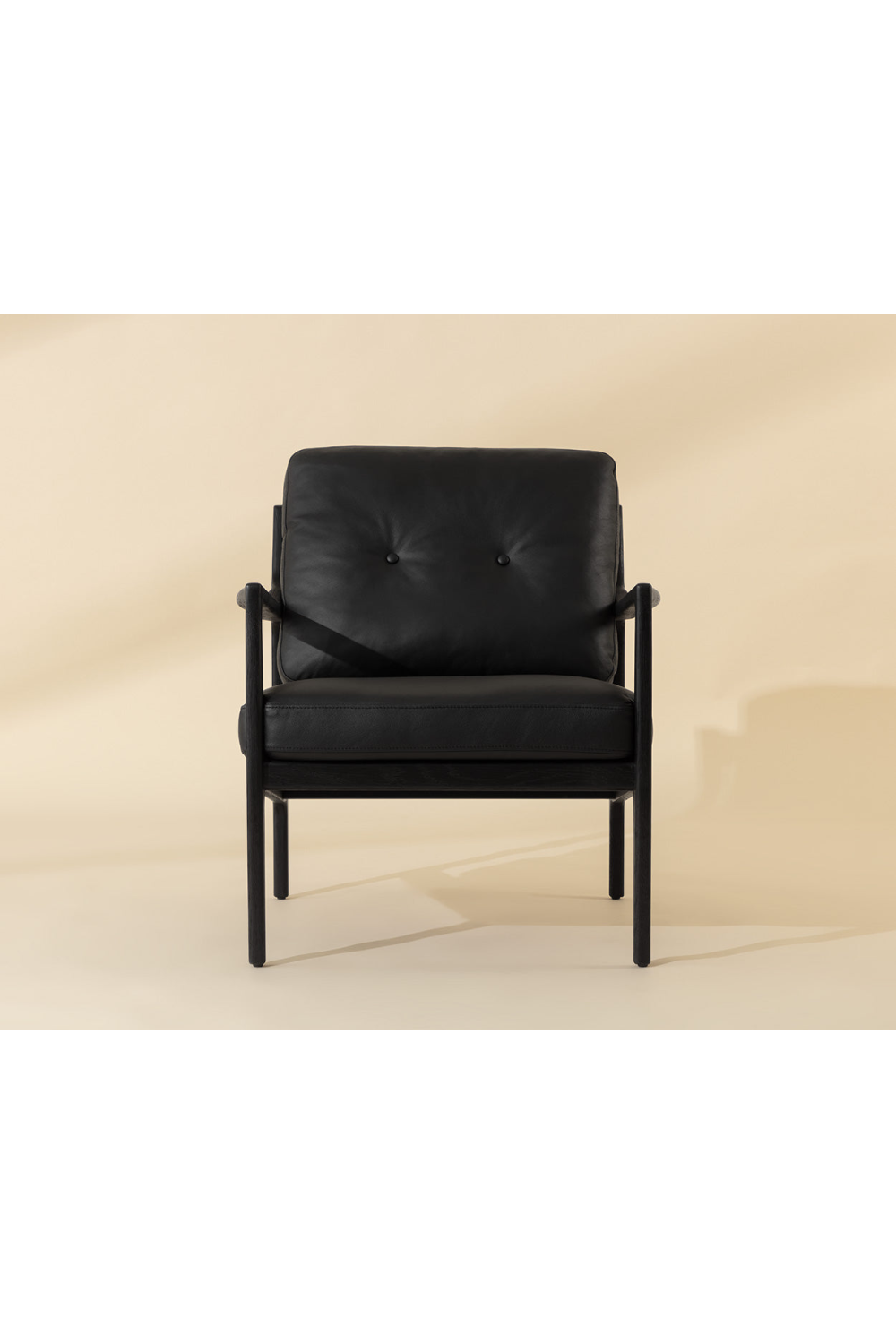Button-Tufted Leather Lounge Chair | Splendido Gilmore