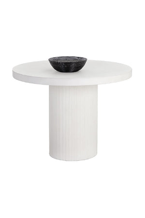 White Concrete Indoor/Outdoor Dining Table | Splendido Nicolette | Oroa.com