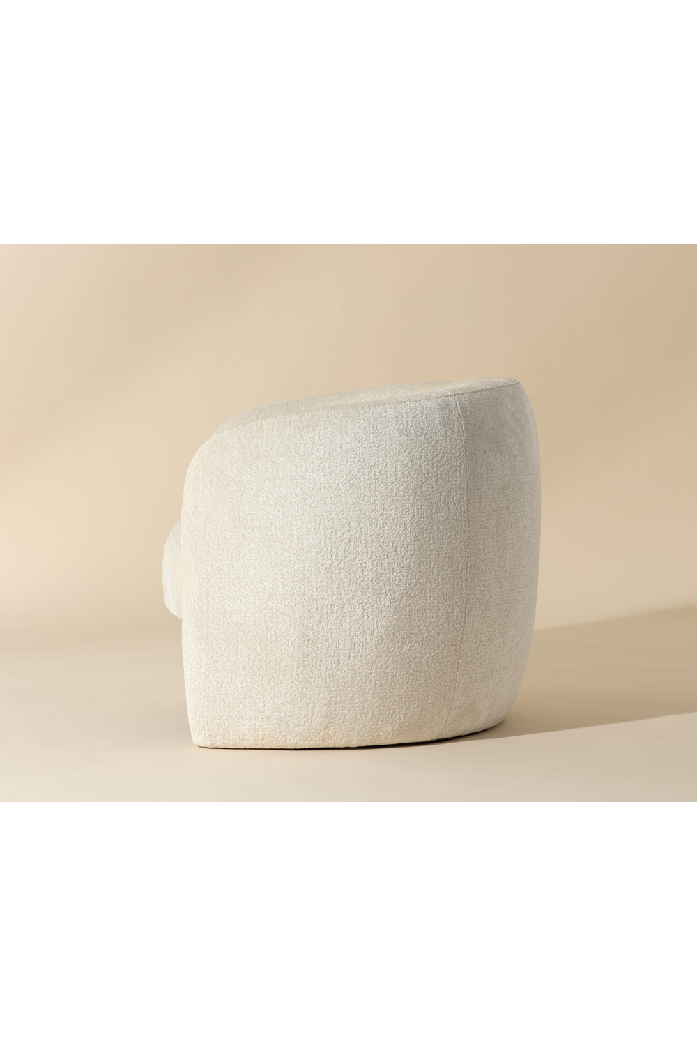 White Curved Lounge Chair | Splendido Mircea | Oroa.com